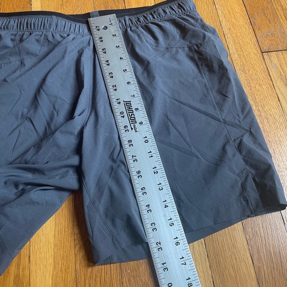 arc’teryx athletic shorts - Picture 3 of 5